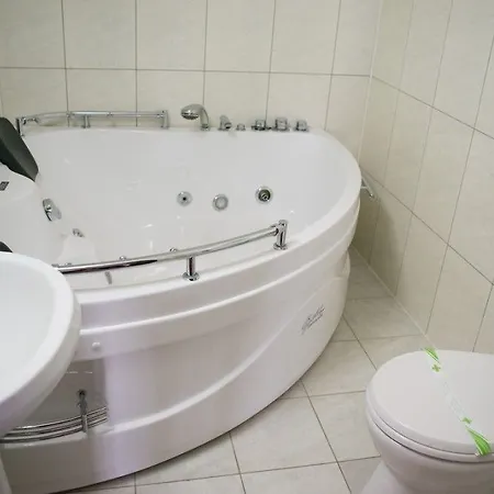 Regal Hotel 3*